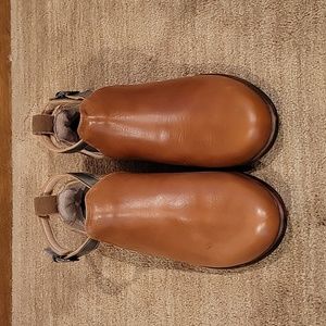 Naot light brown silver strap size 37